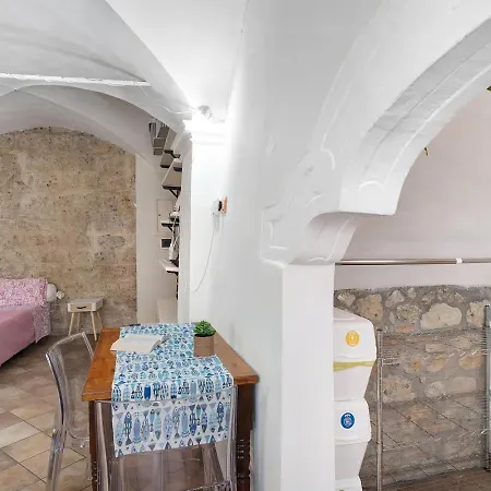 Le Trifore Apartment